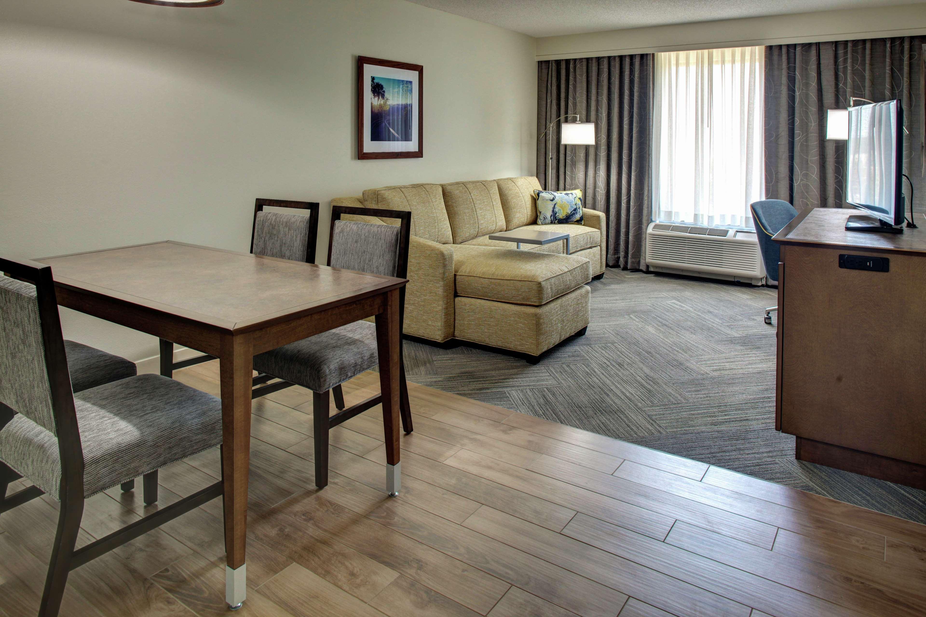 Hampton Inn & Suites At Lake Mary Colonial Townpark Exterior foto